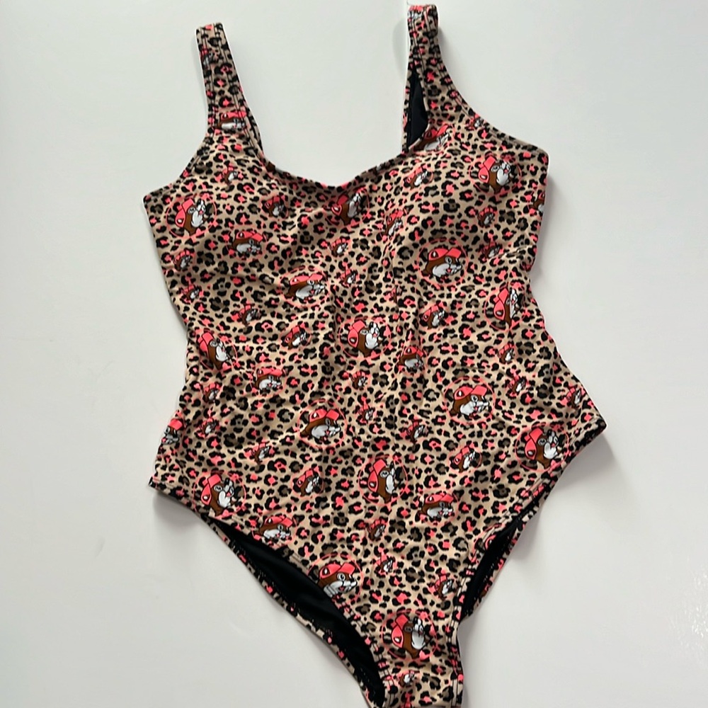 Buc-ee's women’s black/orange leopard swimsuit Size M (never worn/no tags)